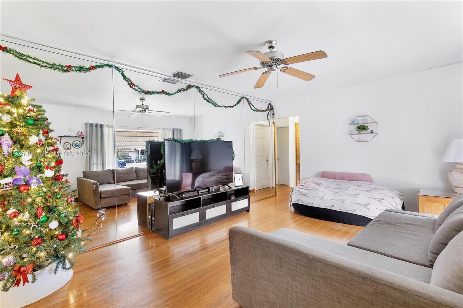 355 W 54th St