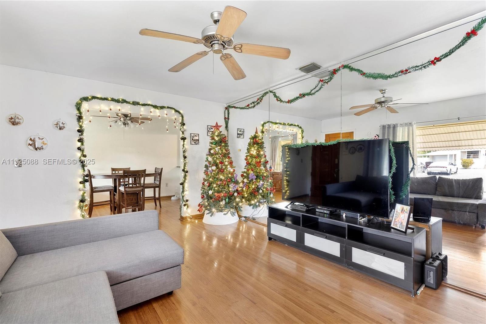 355 W 54th St