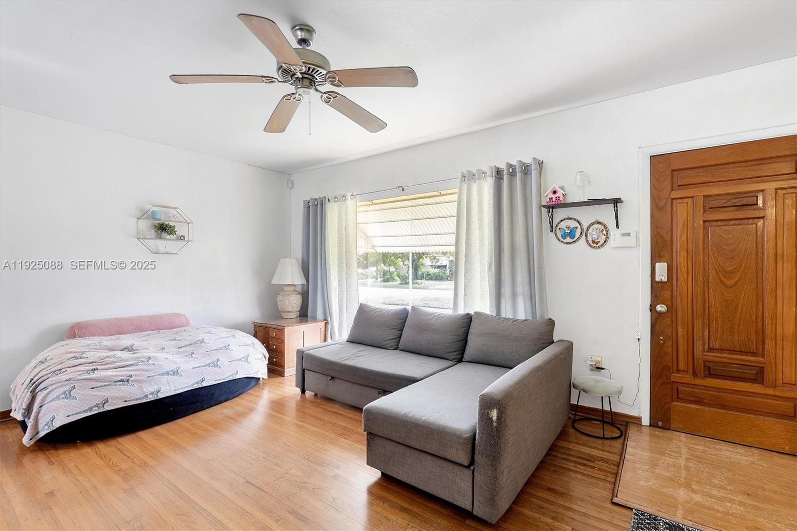 355 W 54th St