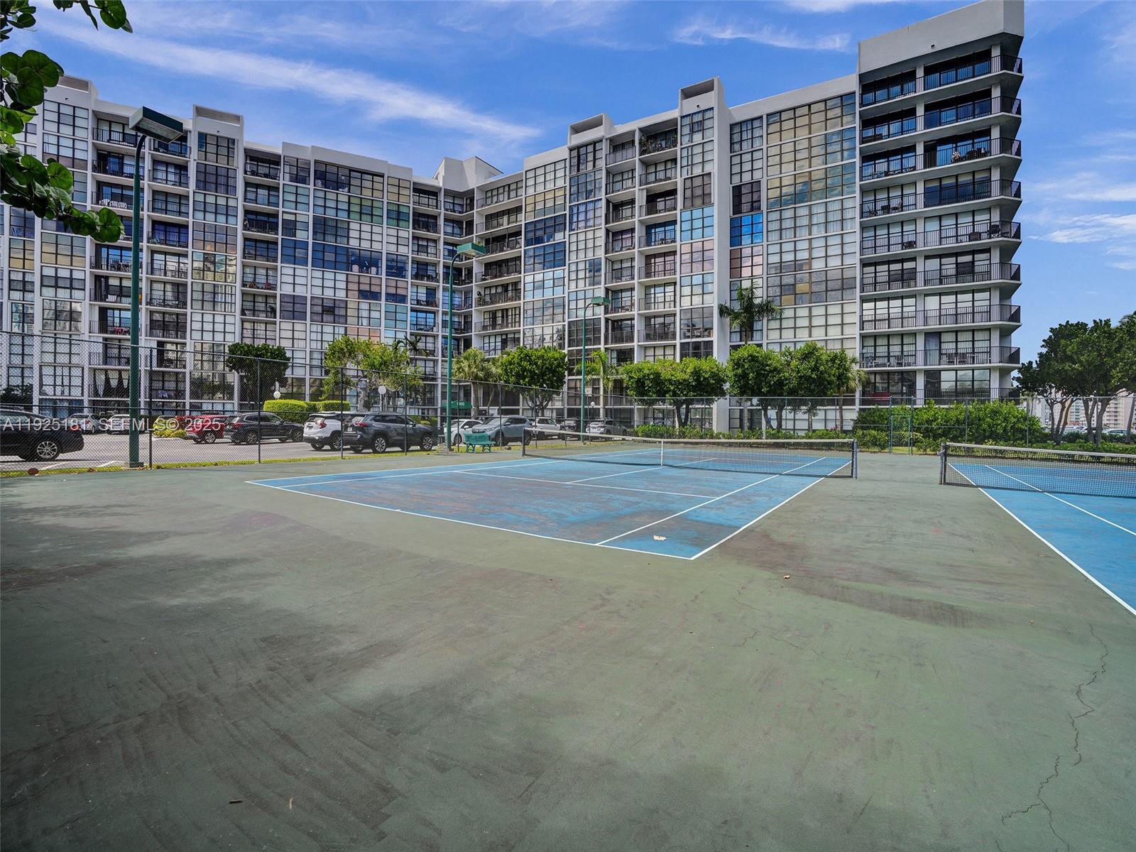 800 Parkview Dr # 131