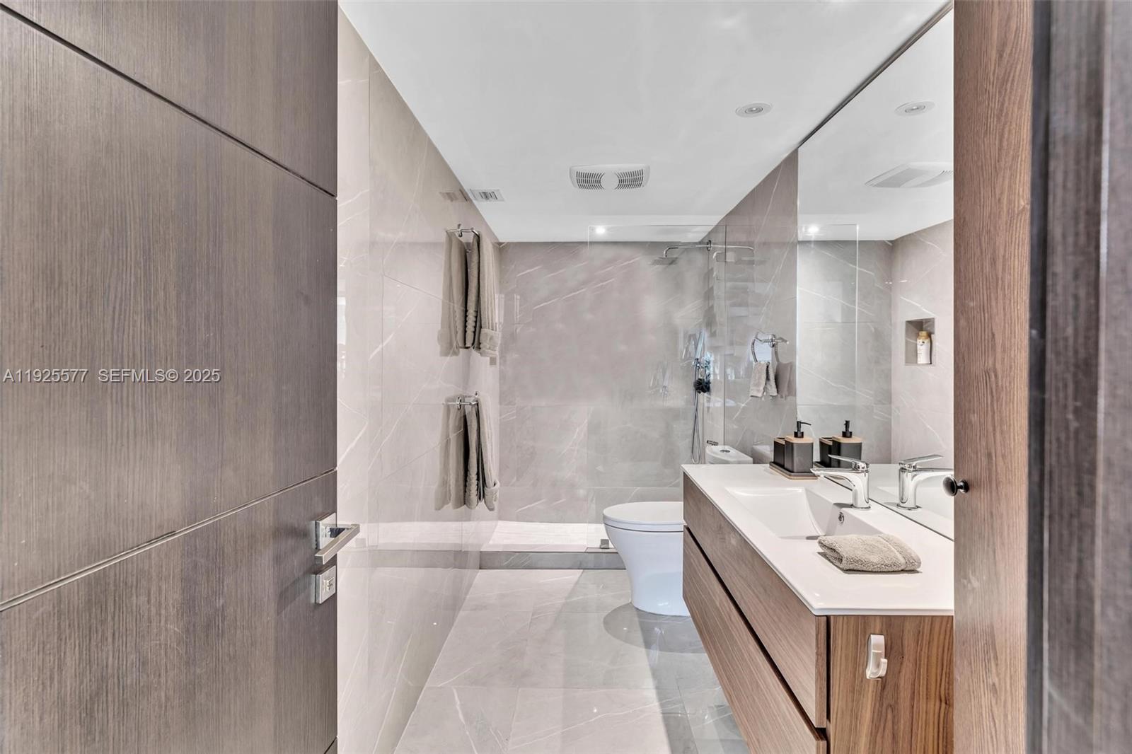 1865 Brickell Ave # A703