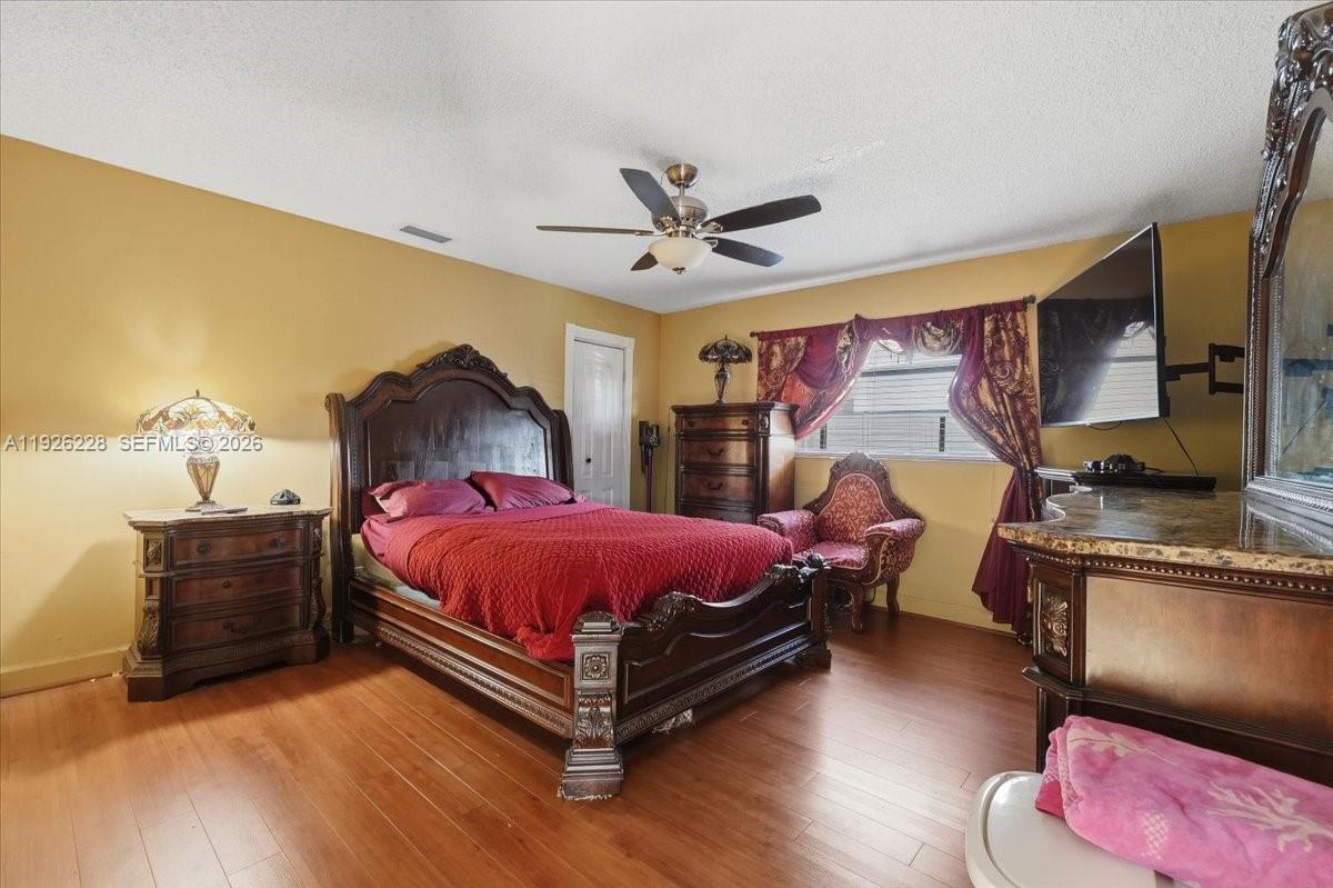 8213 Cassia Ter