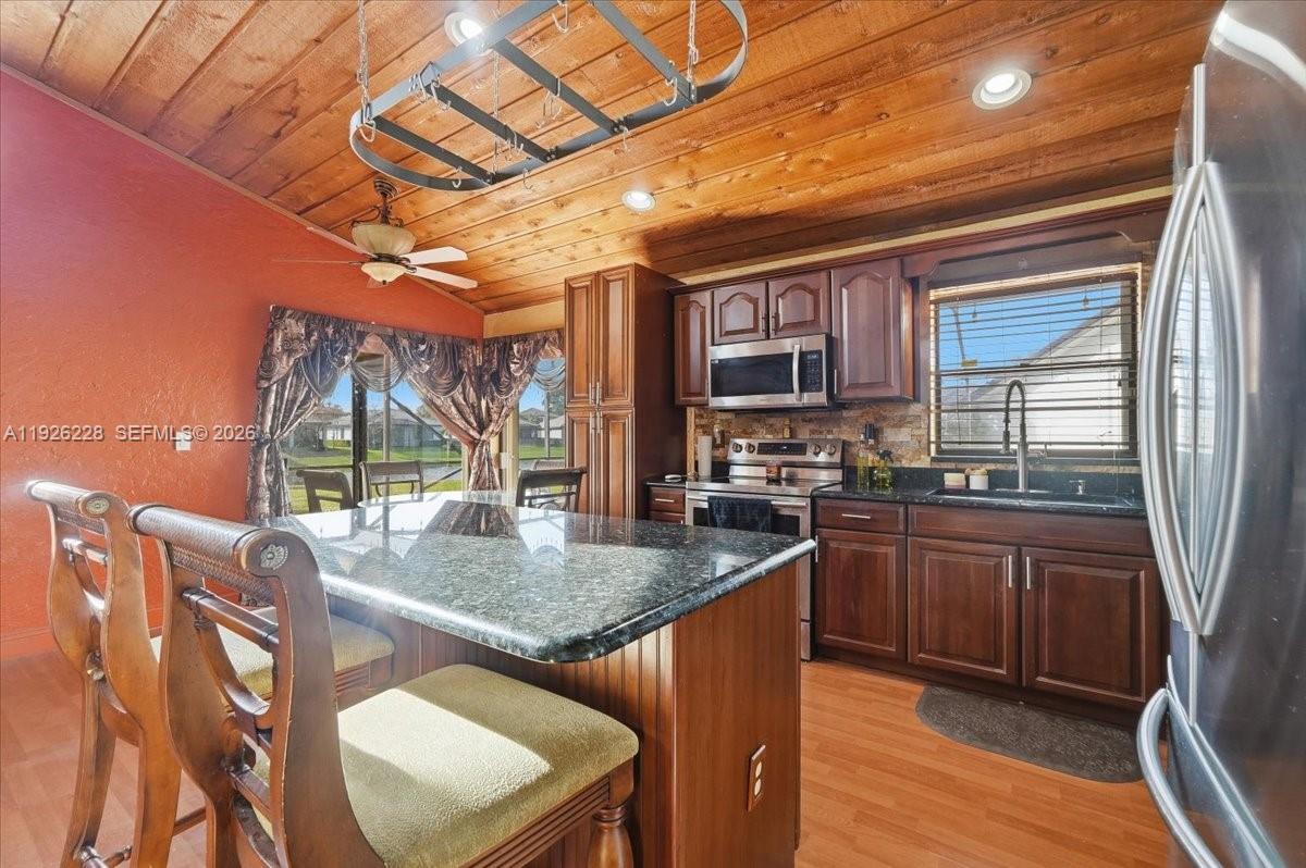 8213 Cassia Ter