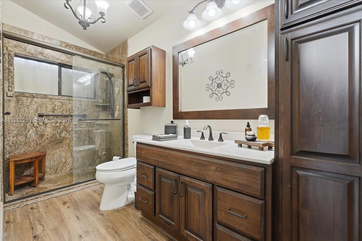 8213 Cassia Ter