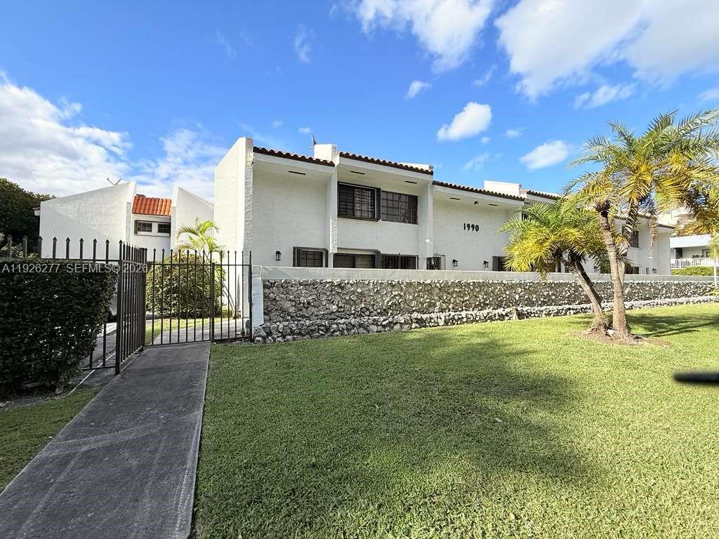 1990 Brickell Ave # O