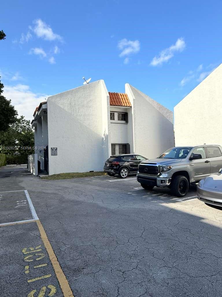 1990 Brickell Ave # O