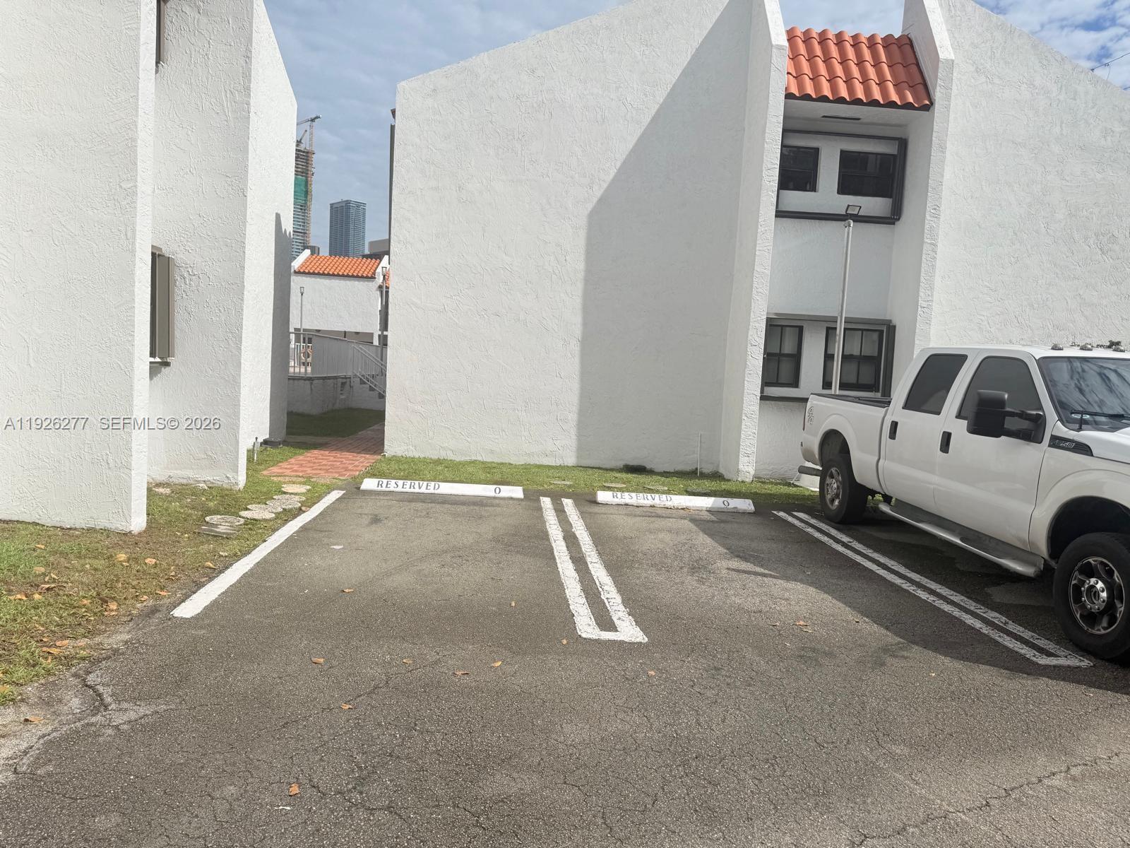 1990 Brickell Ave # O