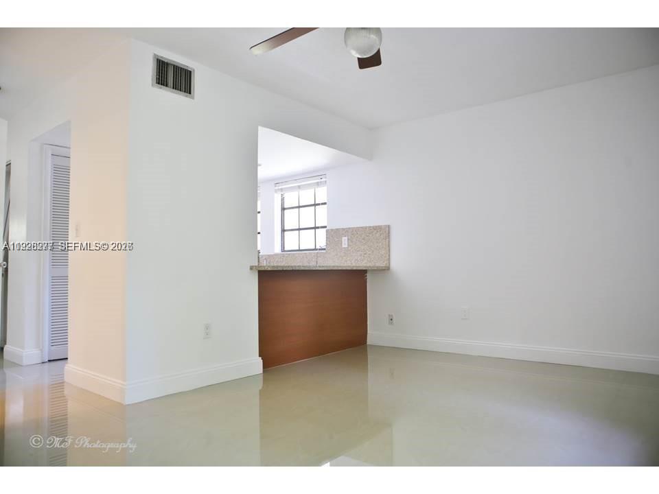 1990 Brickell Ave # O