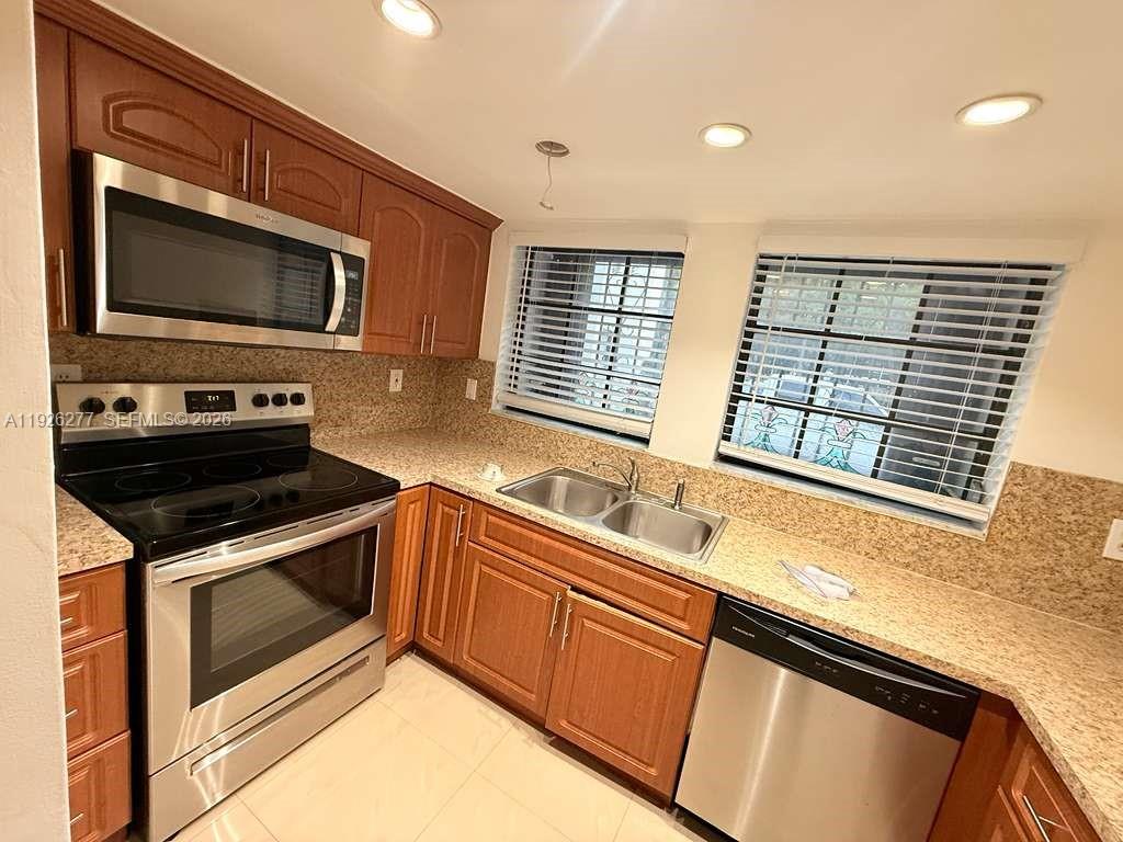 1990 Brickell Ave # O