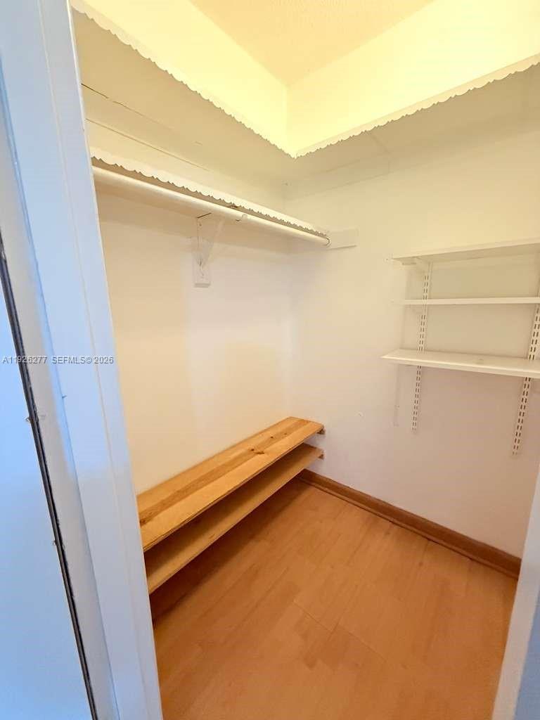 1990 Brickell Ave # O