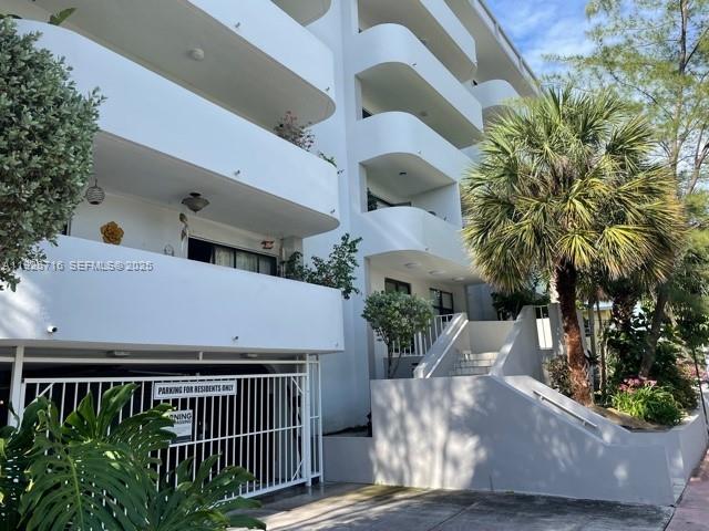 130 S Shore Dr # 6D