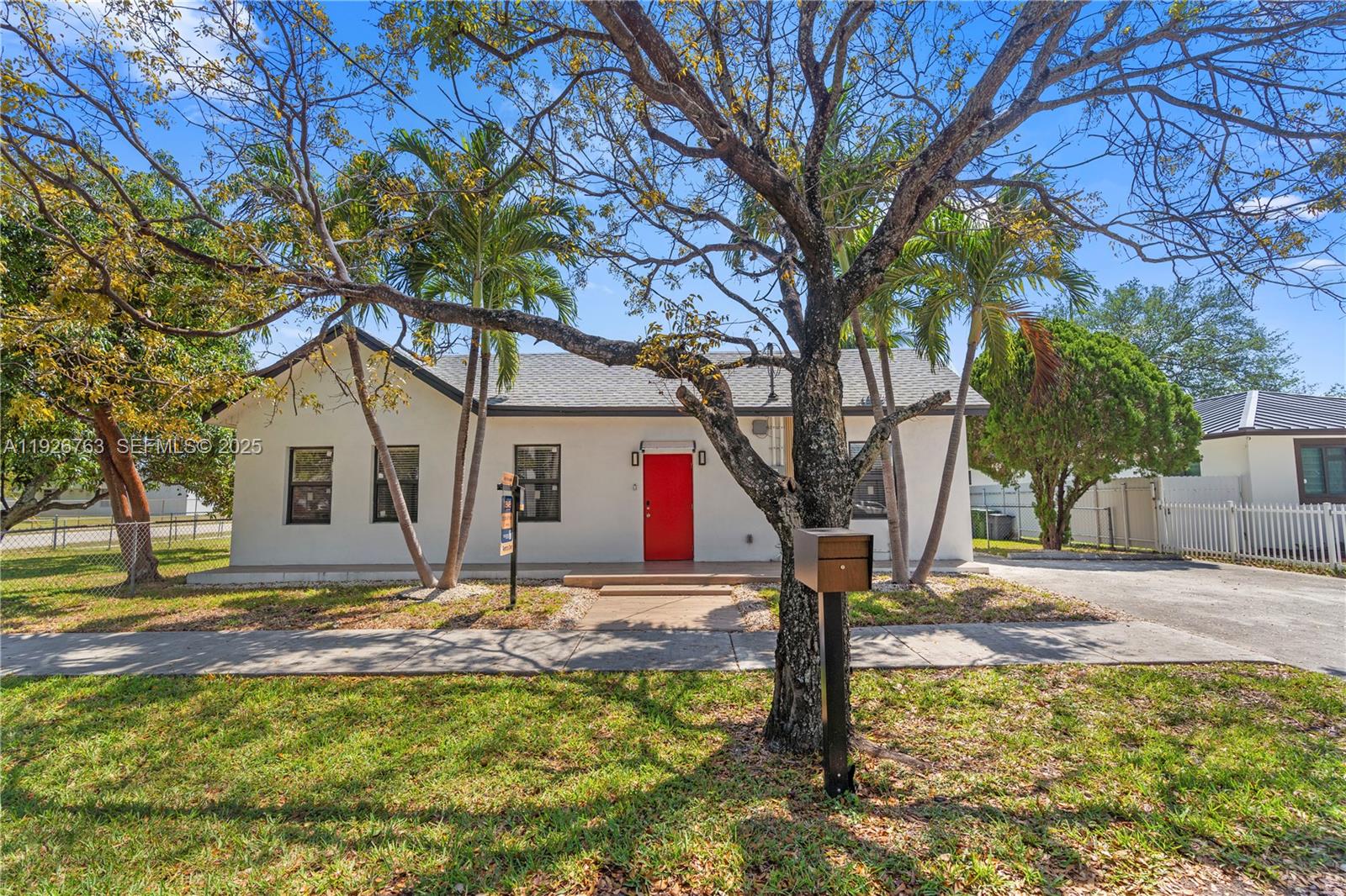 601 SW 1st St