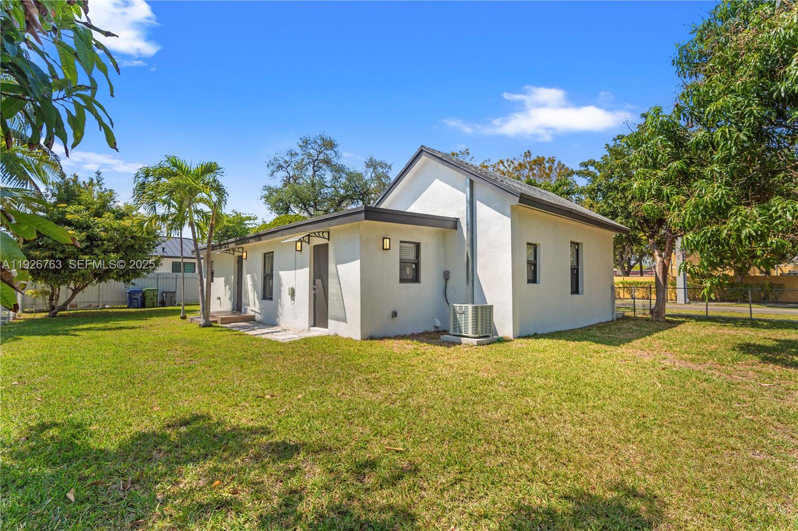 601 SW 1st St