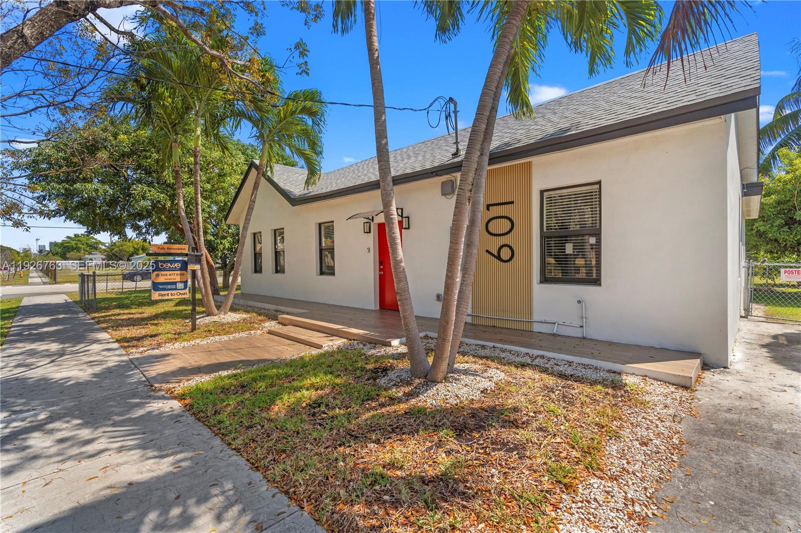 601 SW 1st St