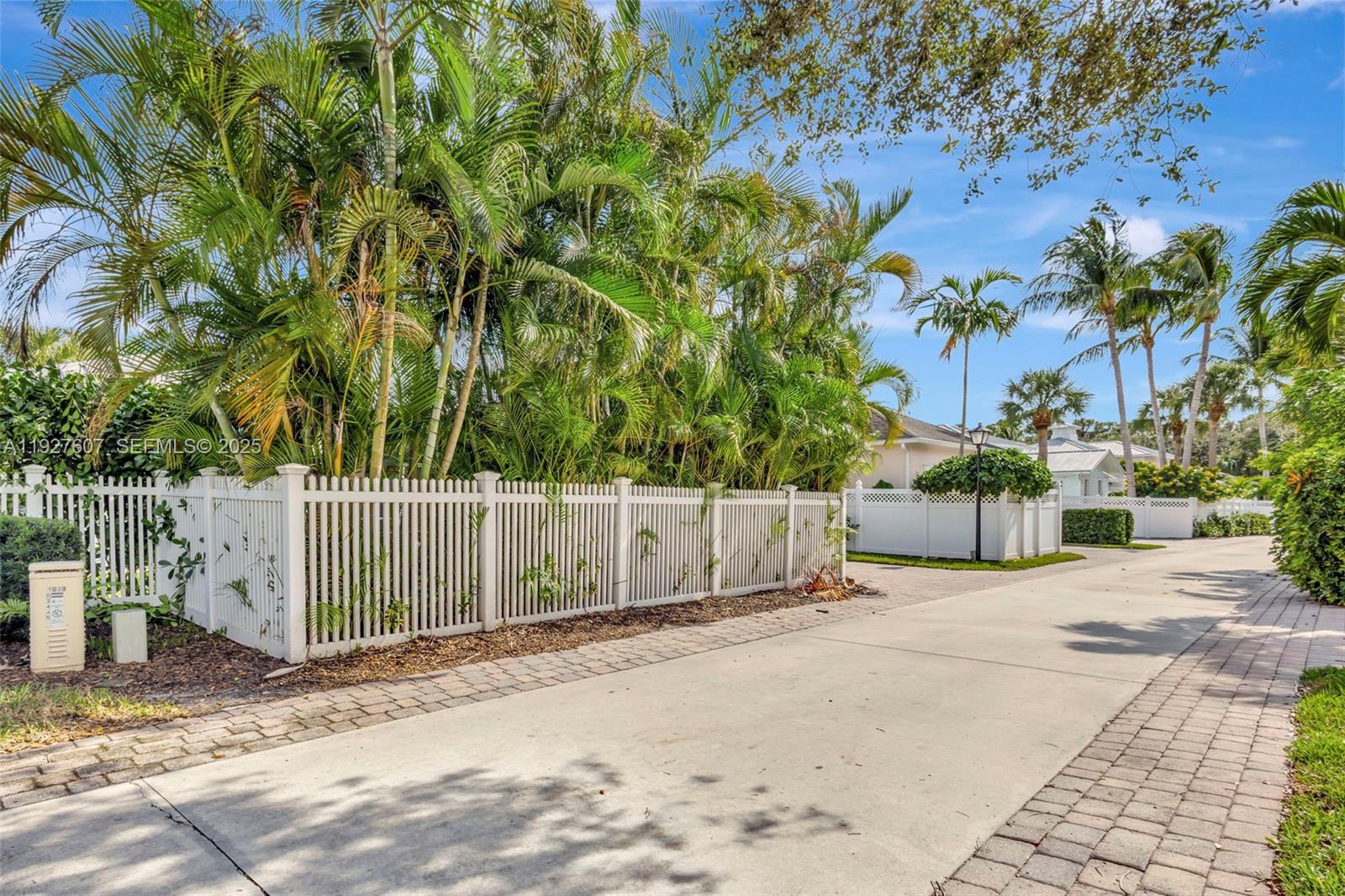 3450 W Mallory Blvd