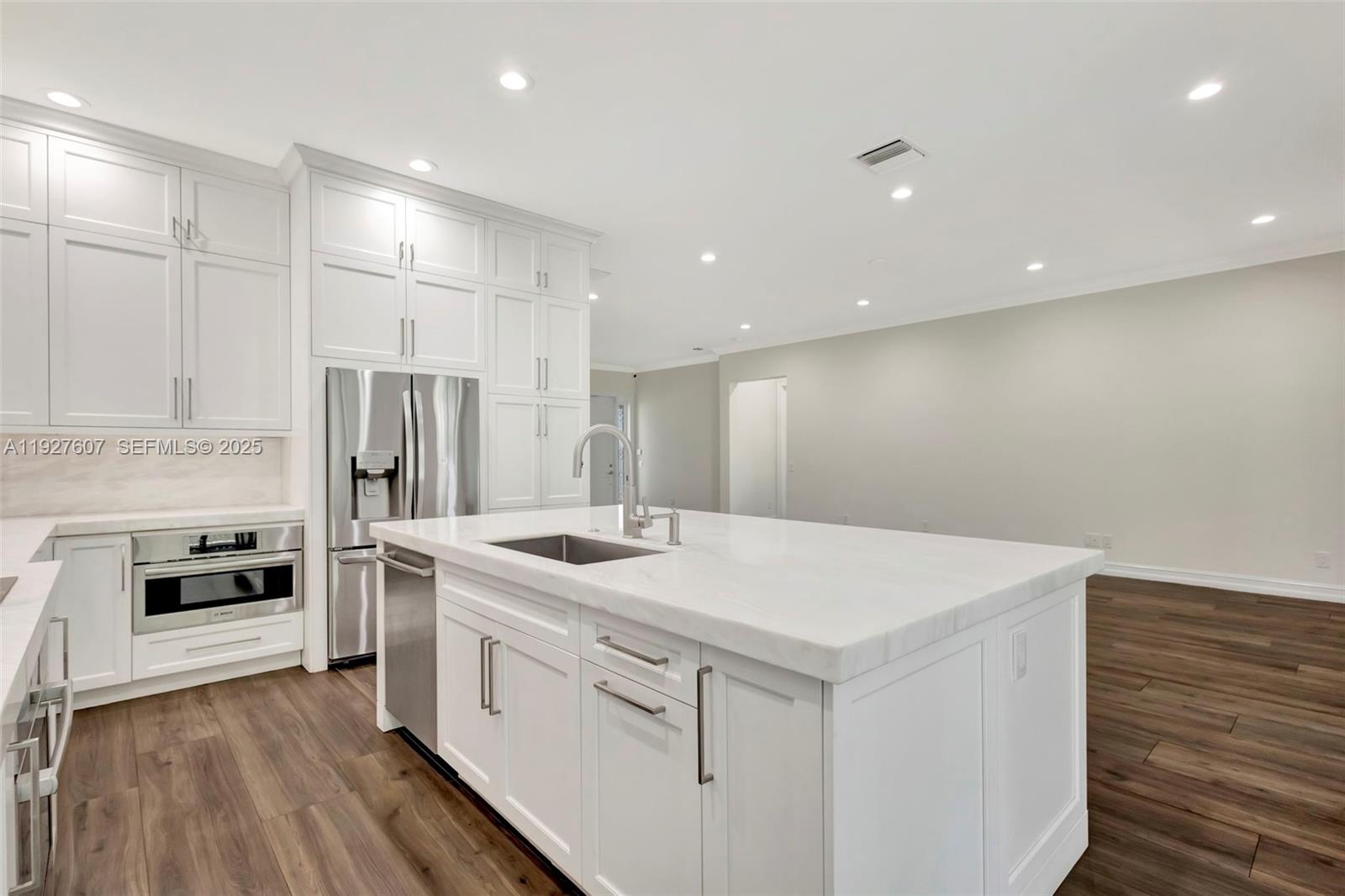 3450 W Mallory Blvd