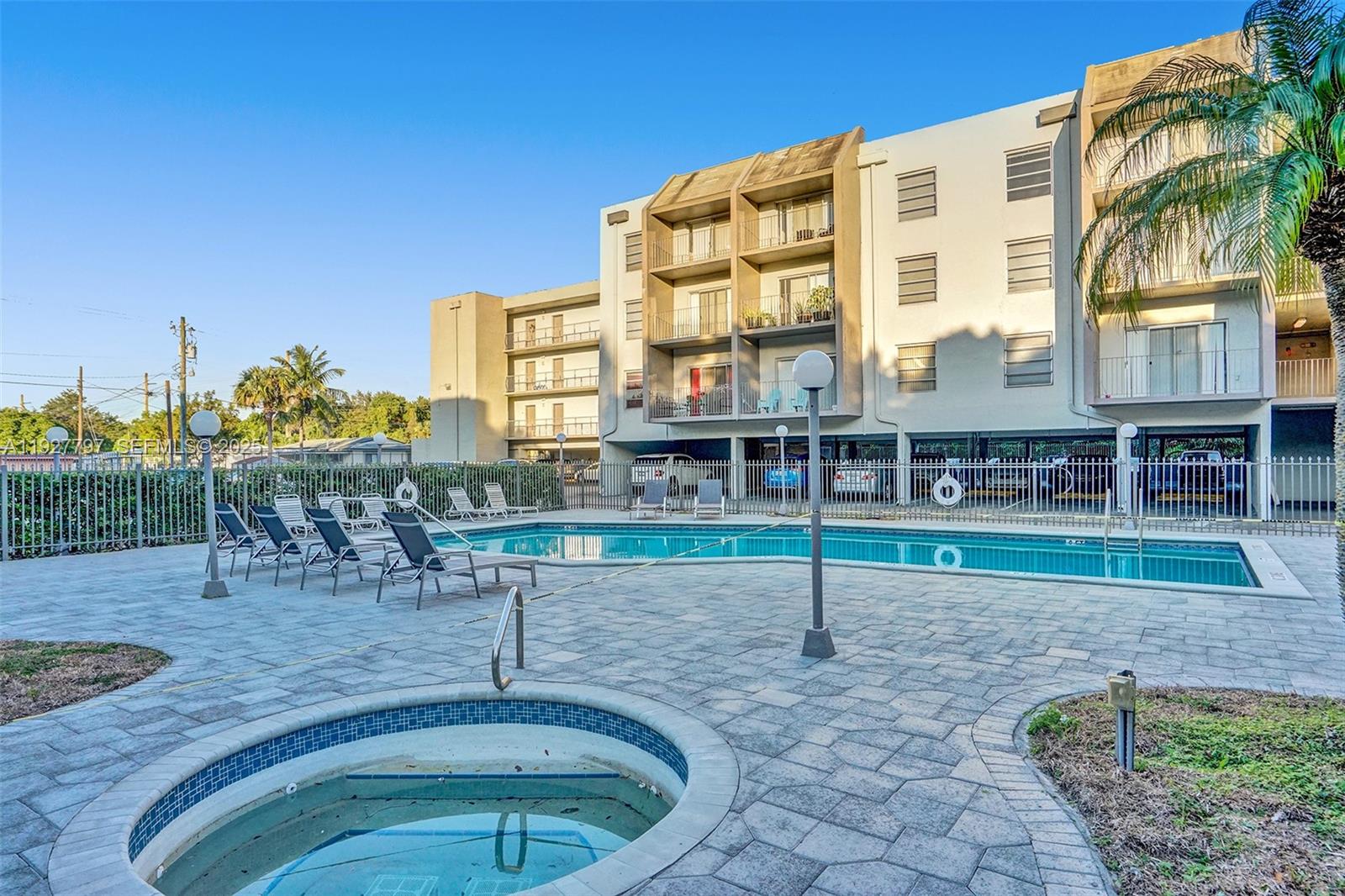 1595 NE 135th St # 427