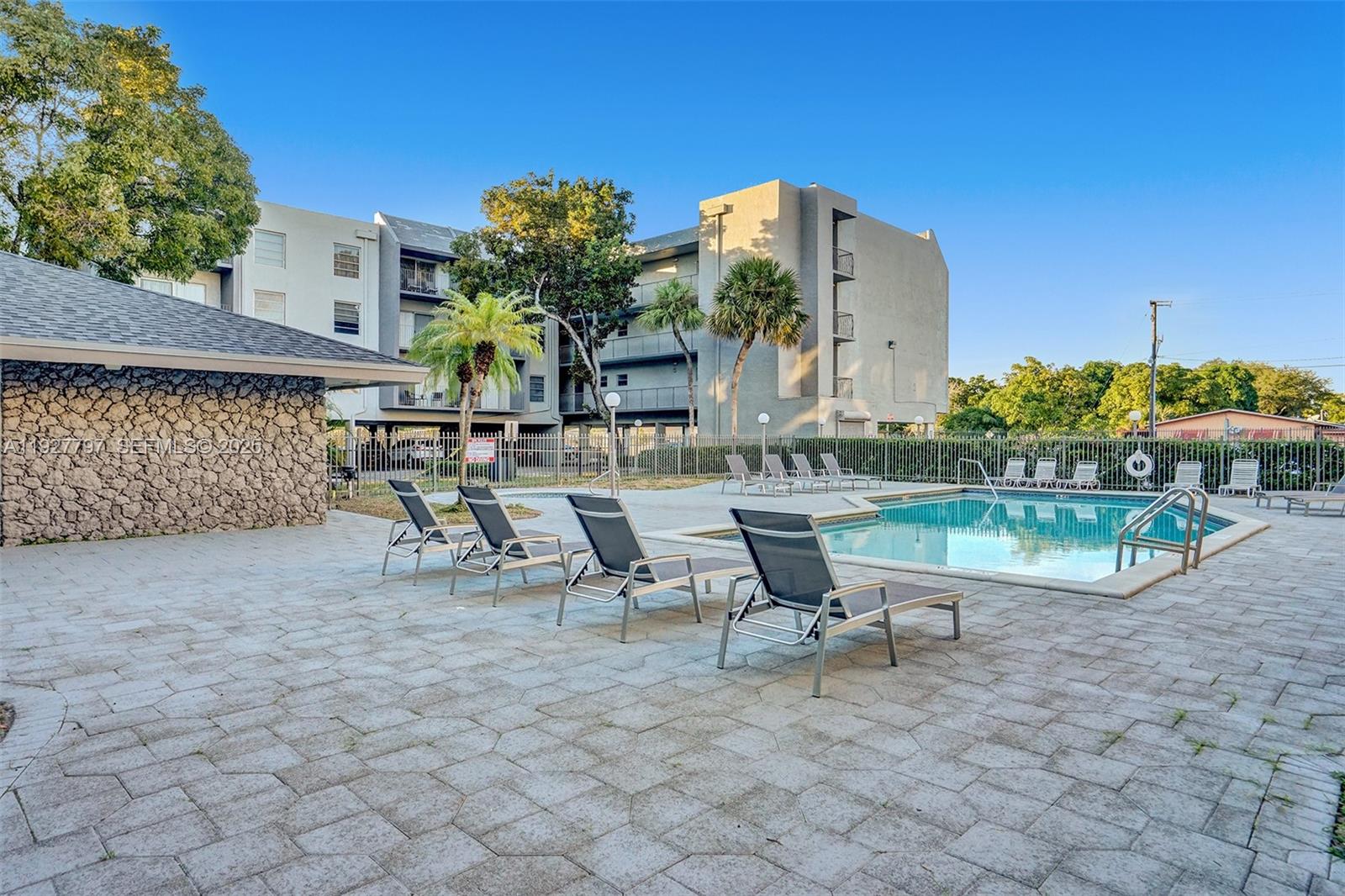 1595 NE 135th St # 427