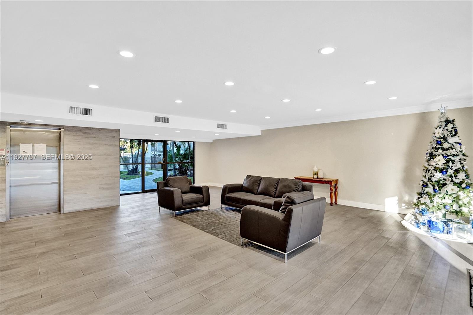 1595 NE 135th St # 427