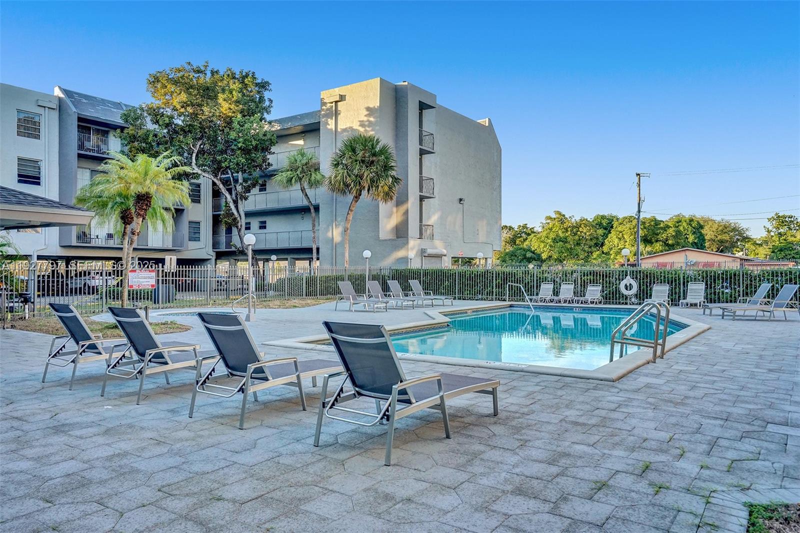 1595 NE 135th St # 427