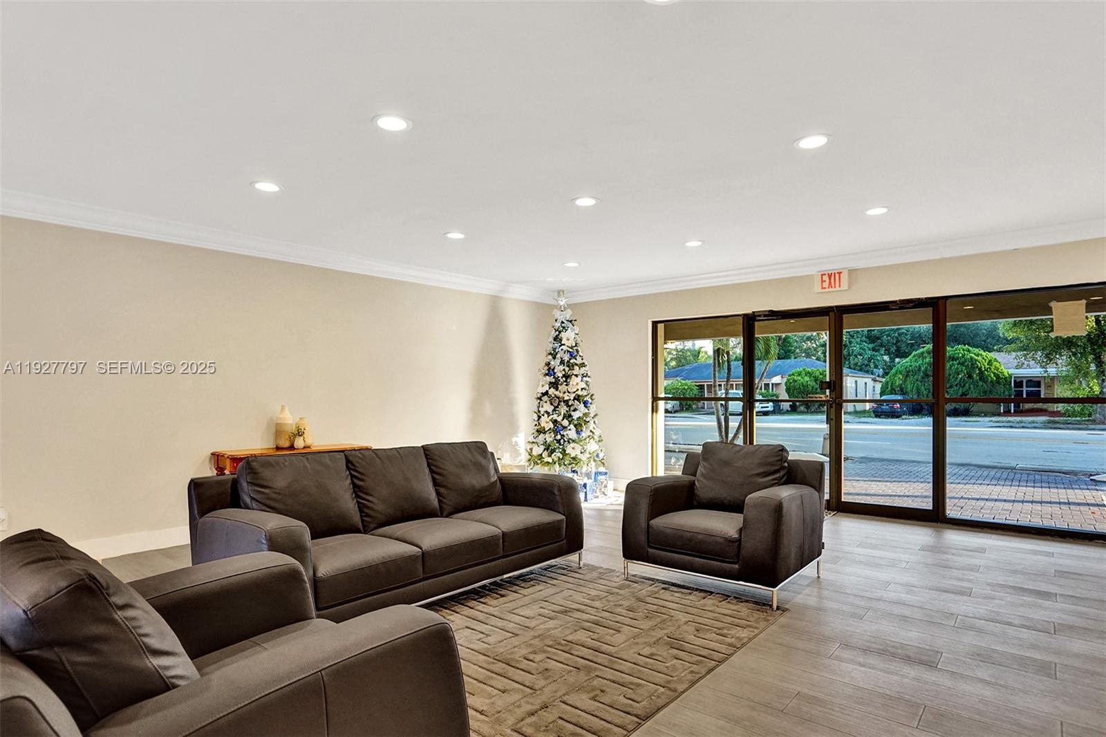 1595 NE 135th St # 427