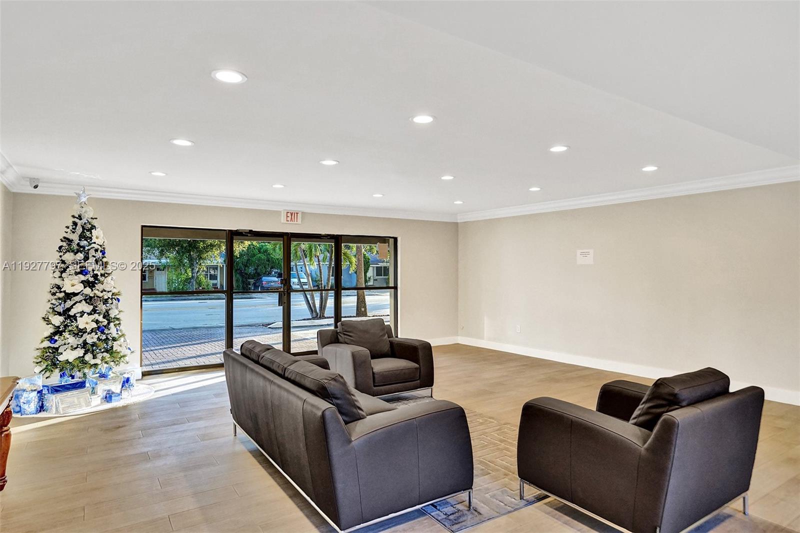 1595 NE 135th St # 427