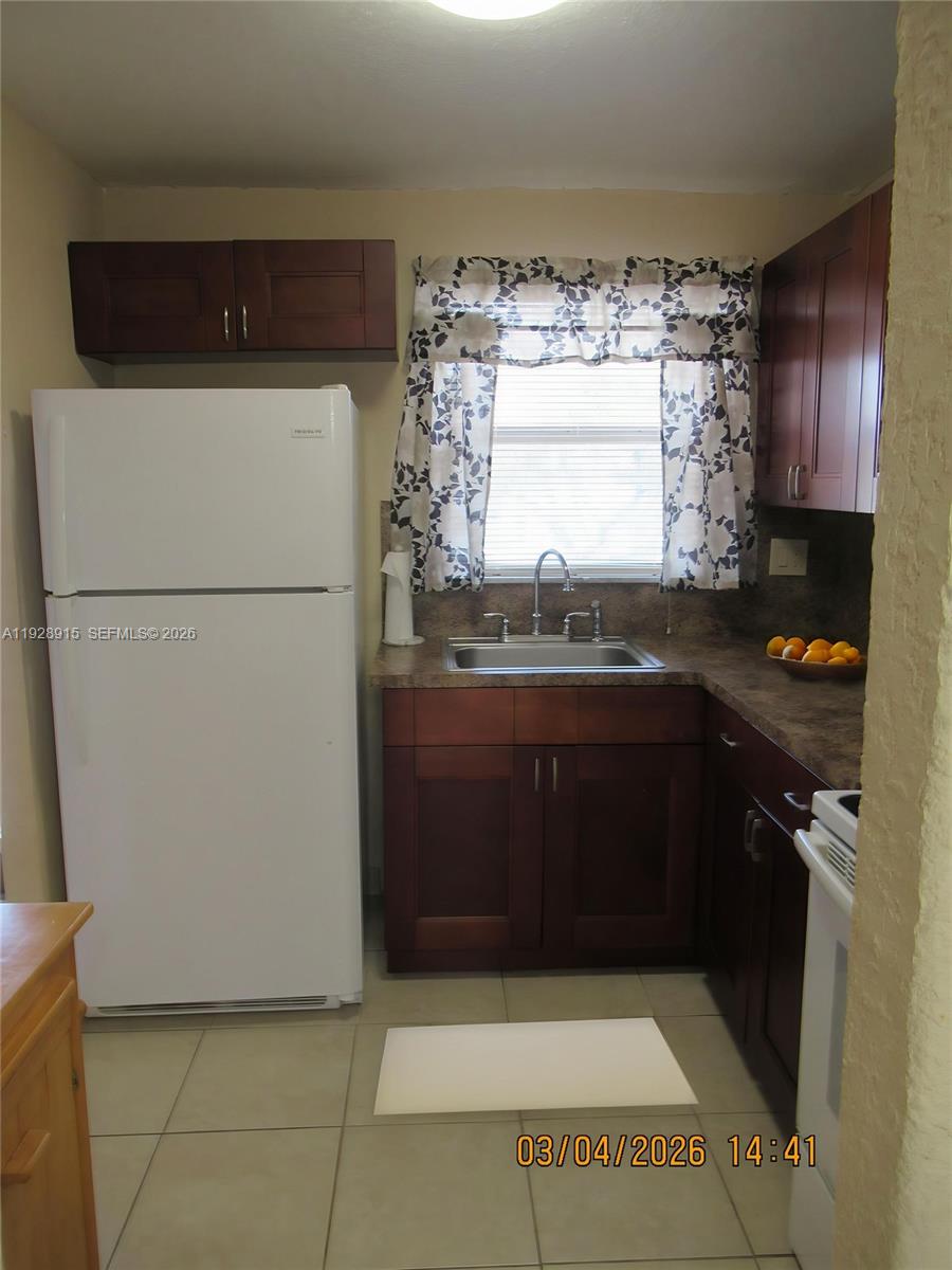 8285 Sunrise Lakes Blvd Unit: 208