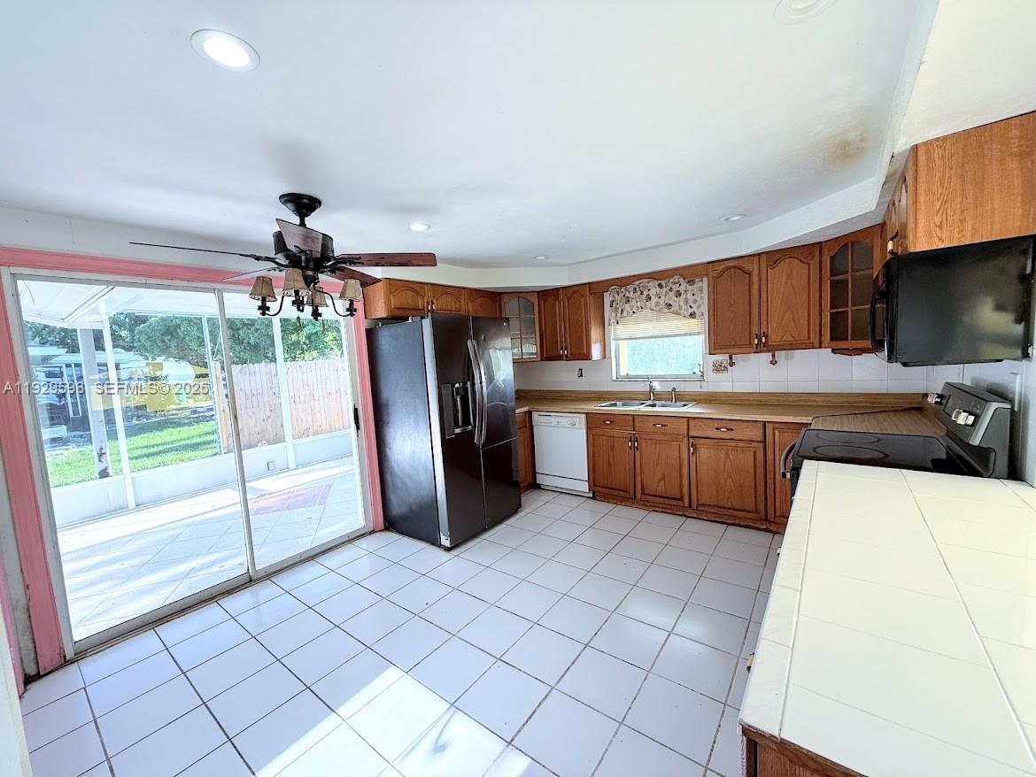 156 Francis Dr NE