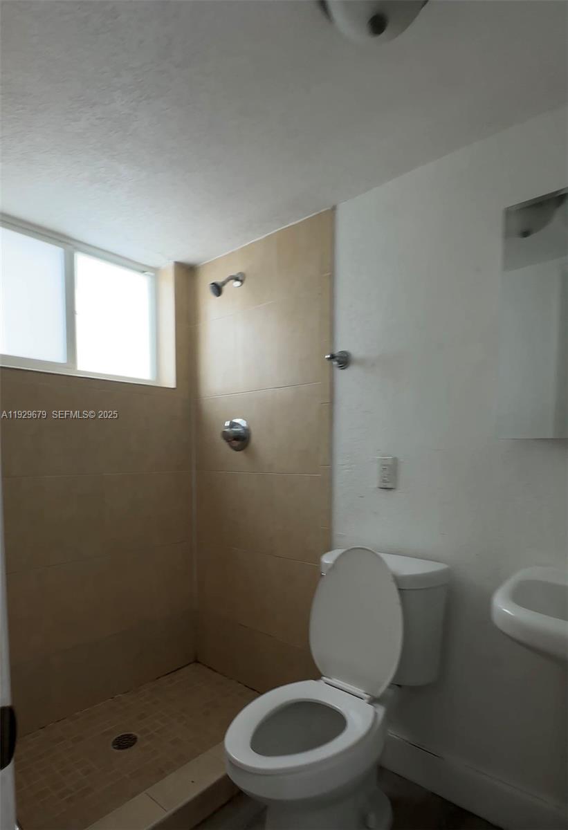 1895 Venice Park Dr # A18