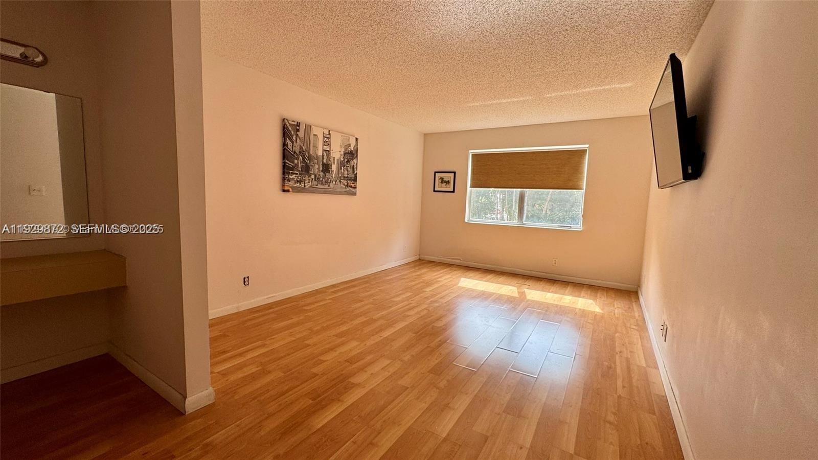 7060 Nova Dr # 306C