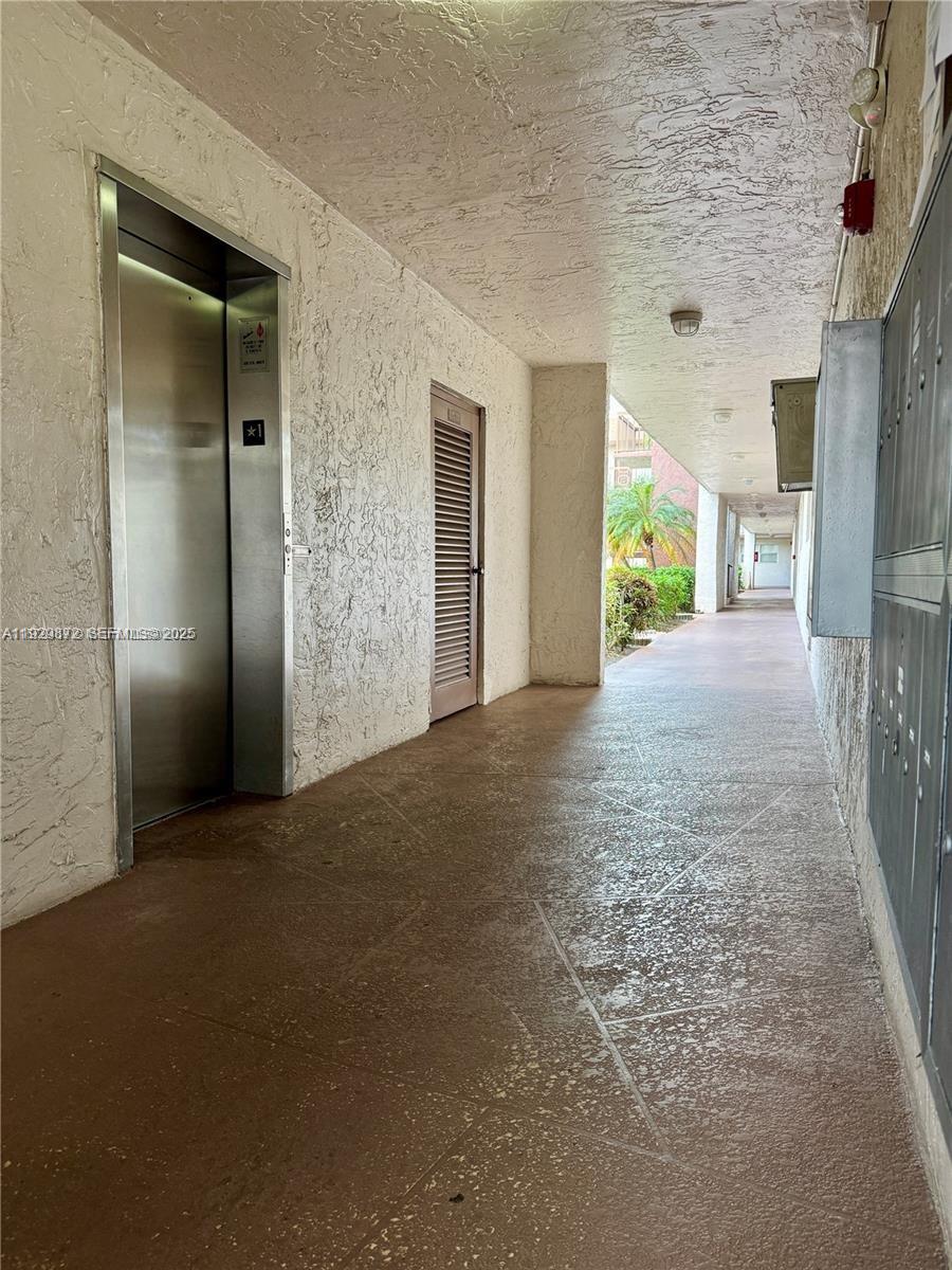 7060 Nova Dr # 306C