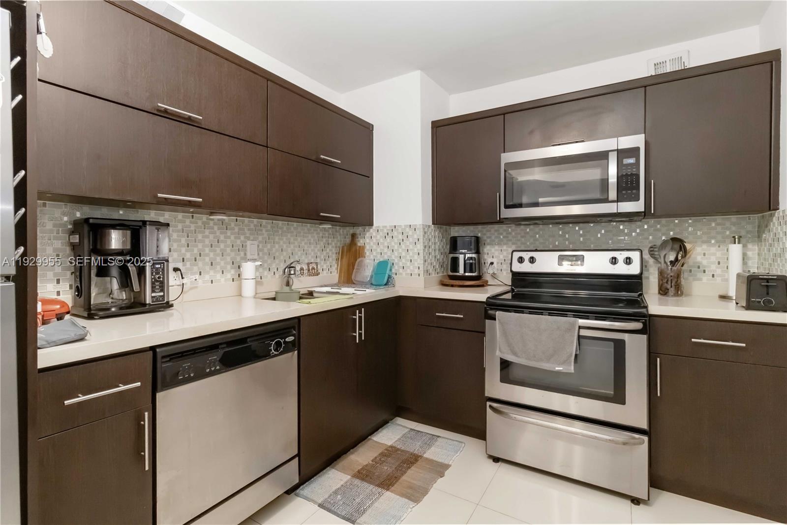 100 Bayview Dr # 2014