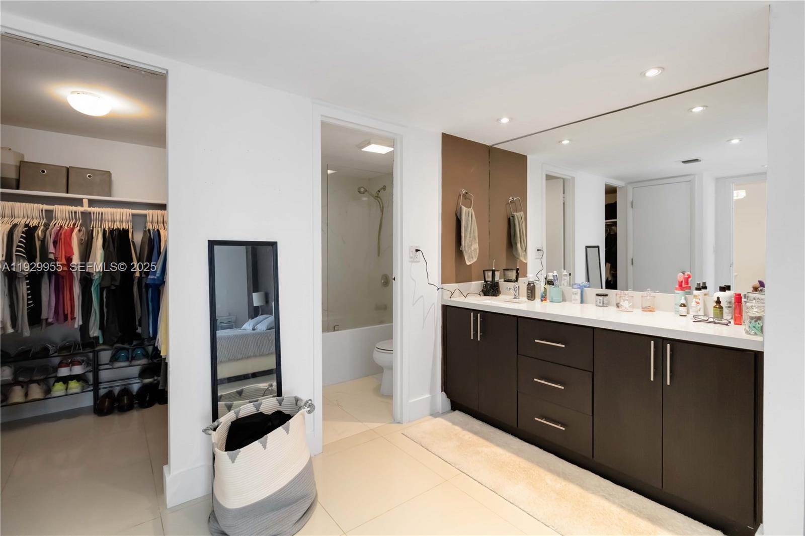 100 Bayview Dr # 2014