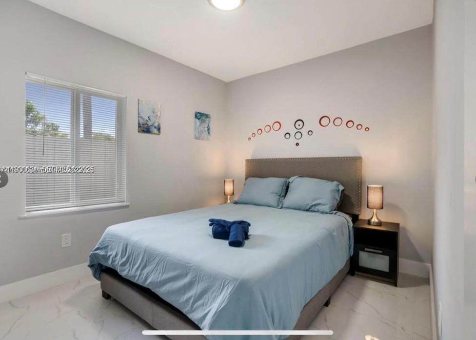 1526 NE 110th St # B