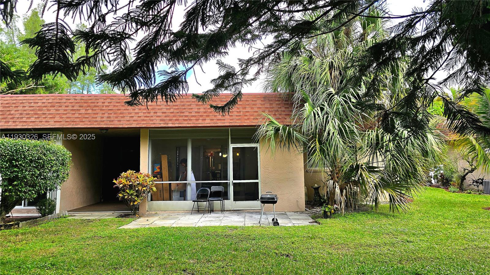 1910 Palmland Dr # 2