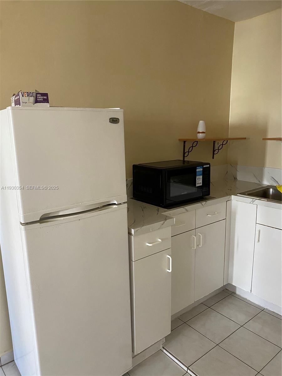 1062 W 42nd Pl # 41