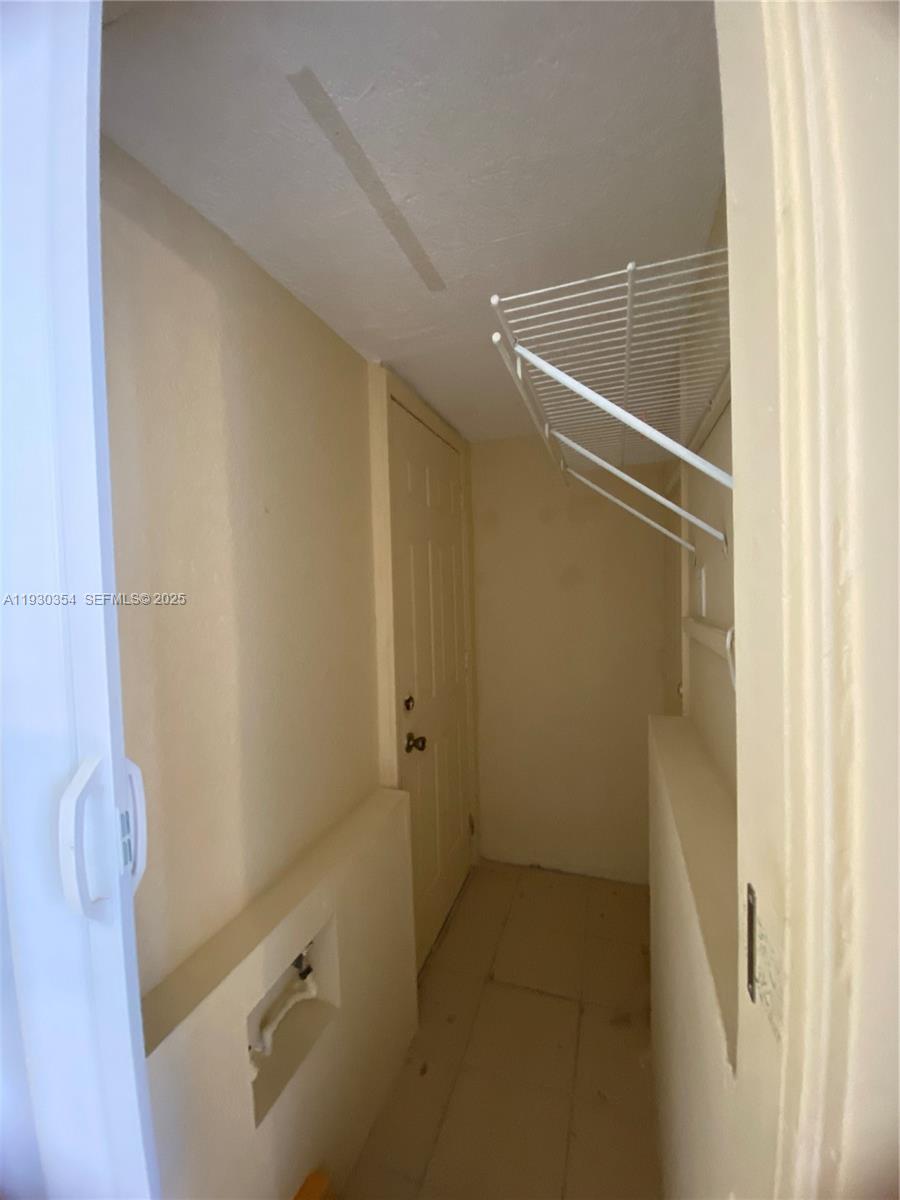 1062 W 42nd Pl # 41