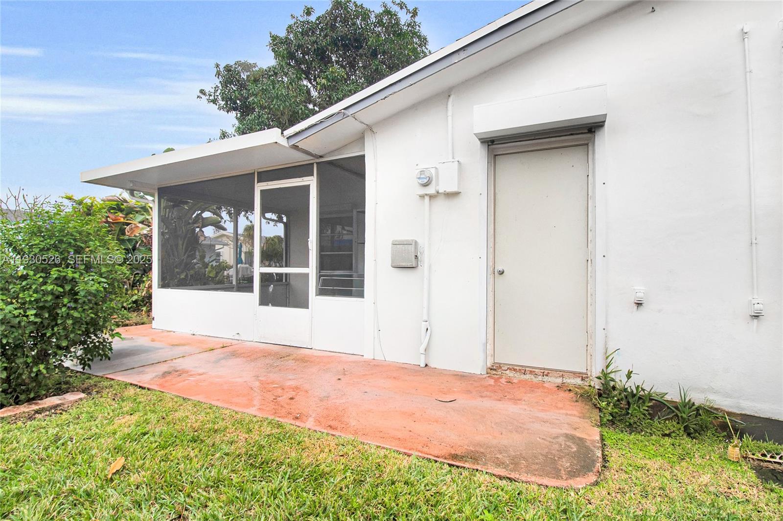 5718 NW 66th Ave