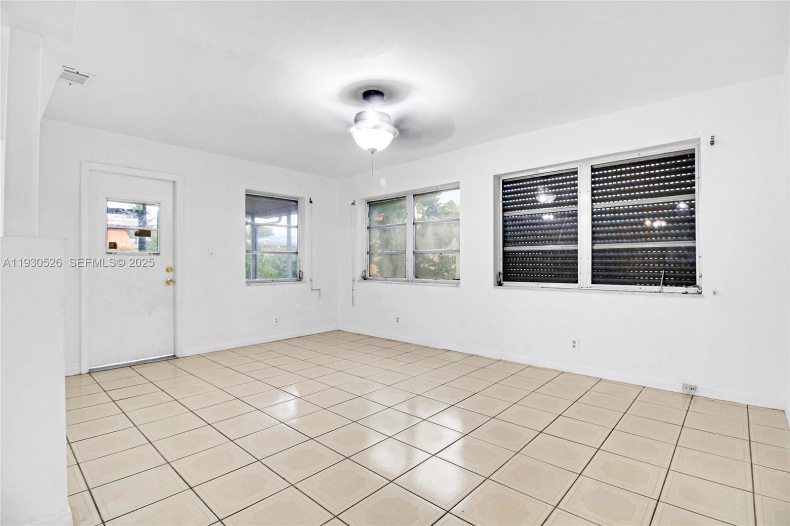 5718 NW 66th Ave