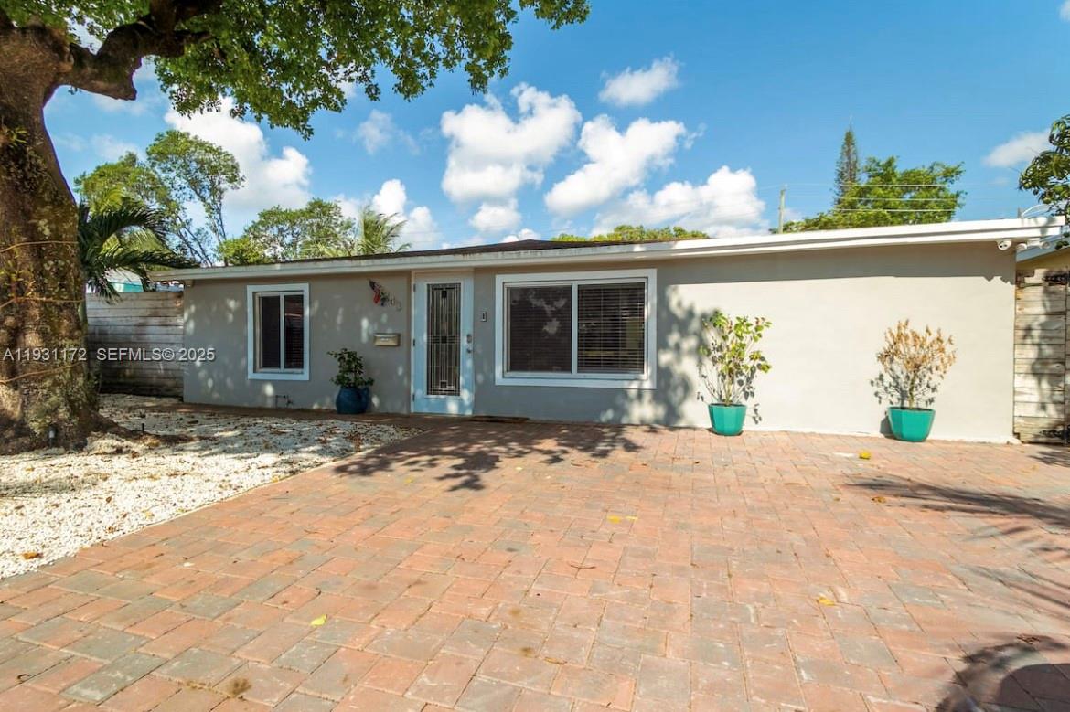 1243 NW 3rd Ave