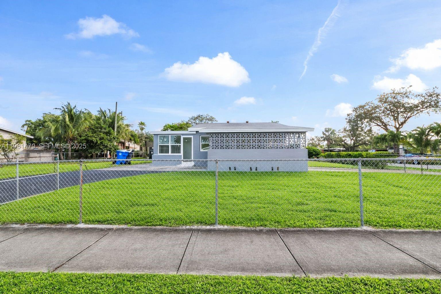 4685 SW 33rd Dr