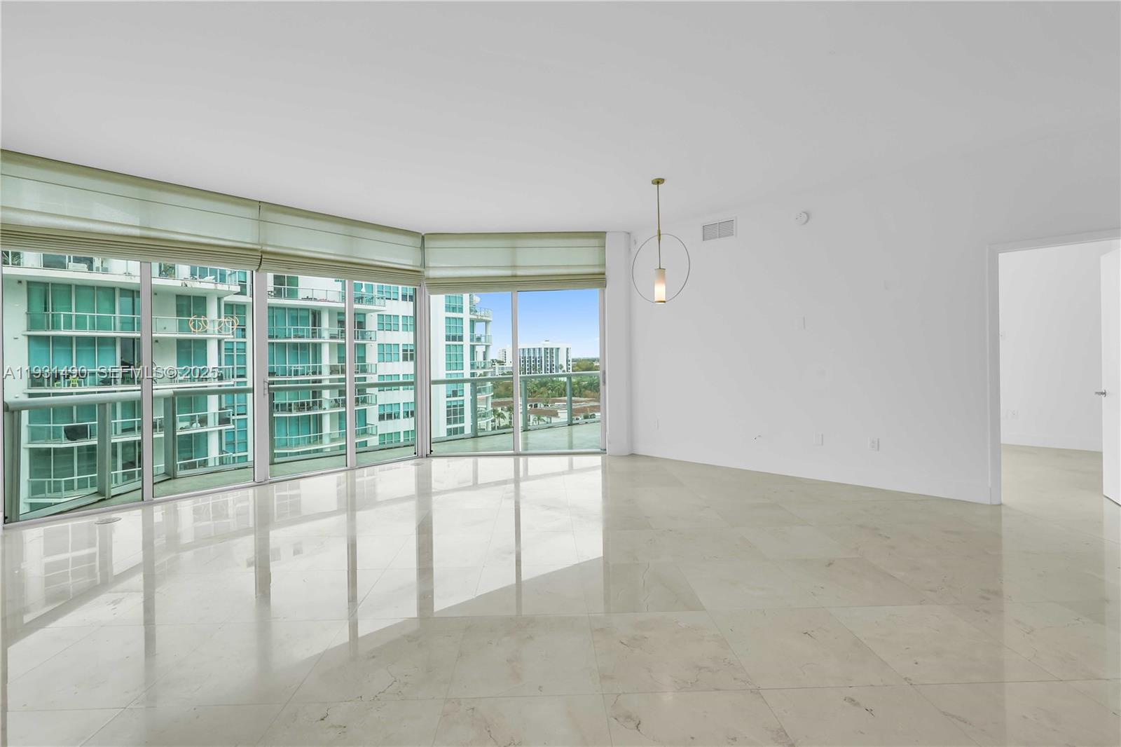 3131 NE 188th St # 1005 Unit: 2-1005