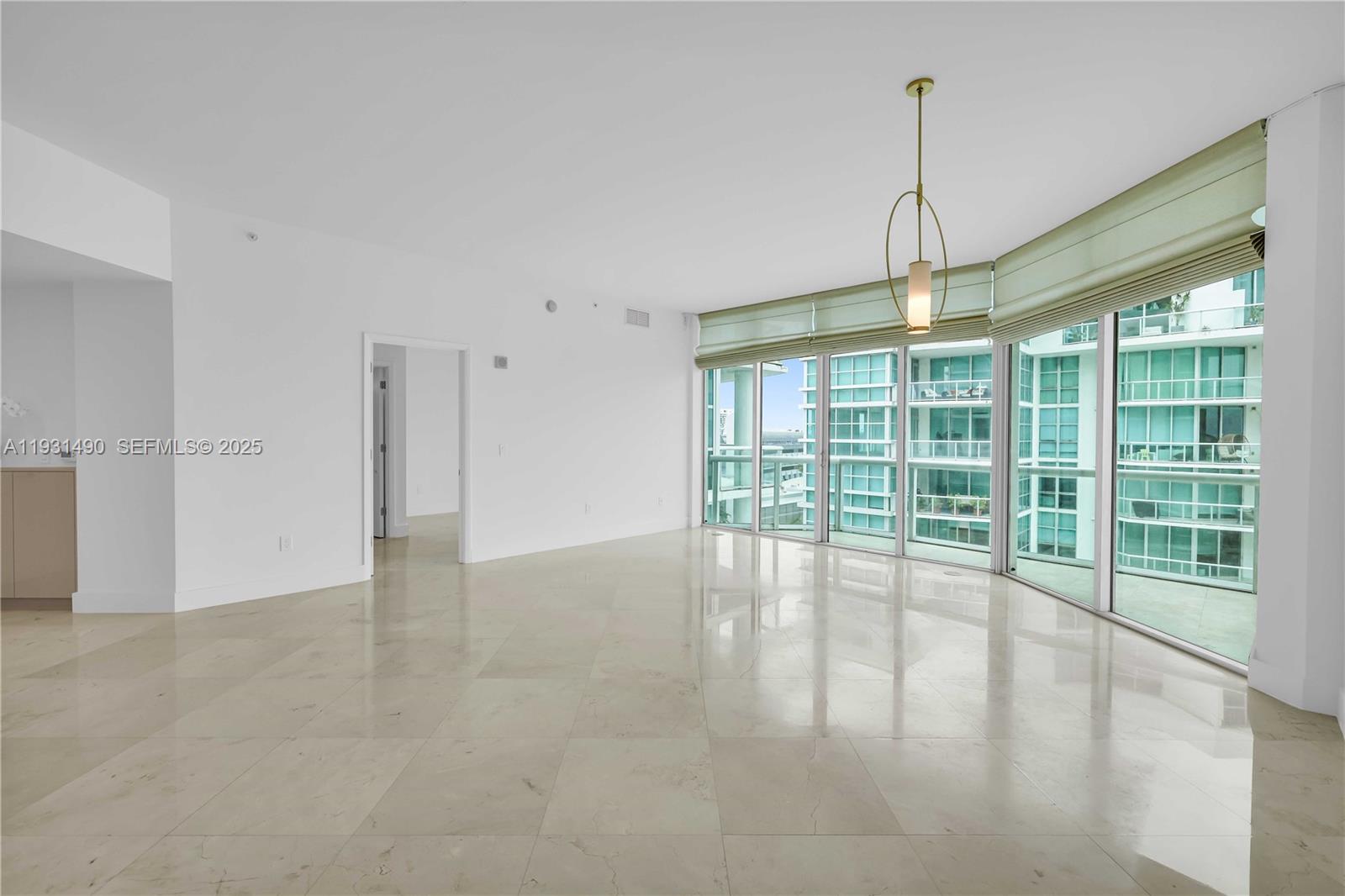 3131 NE 188th St # 1005 Unit: 2-1005