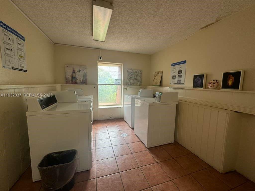 3670 Inverrary Dr # 3S