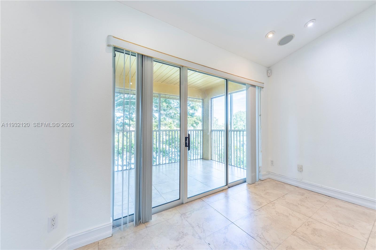 1155 Coral Club Dr # 1155