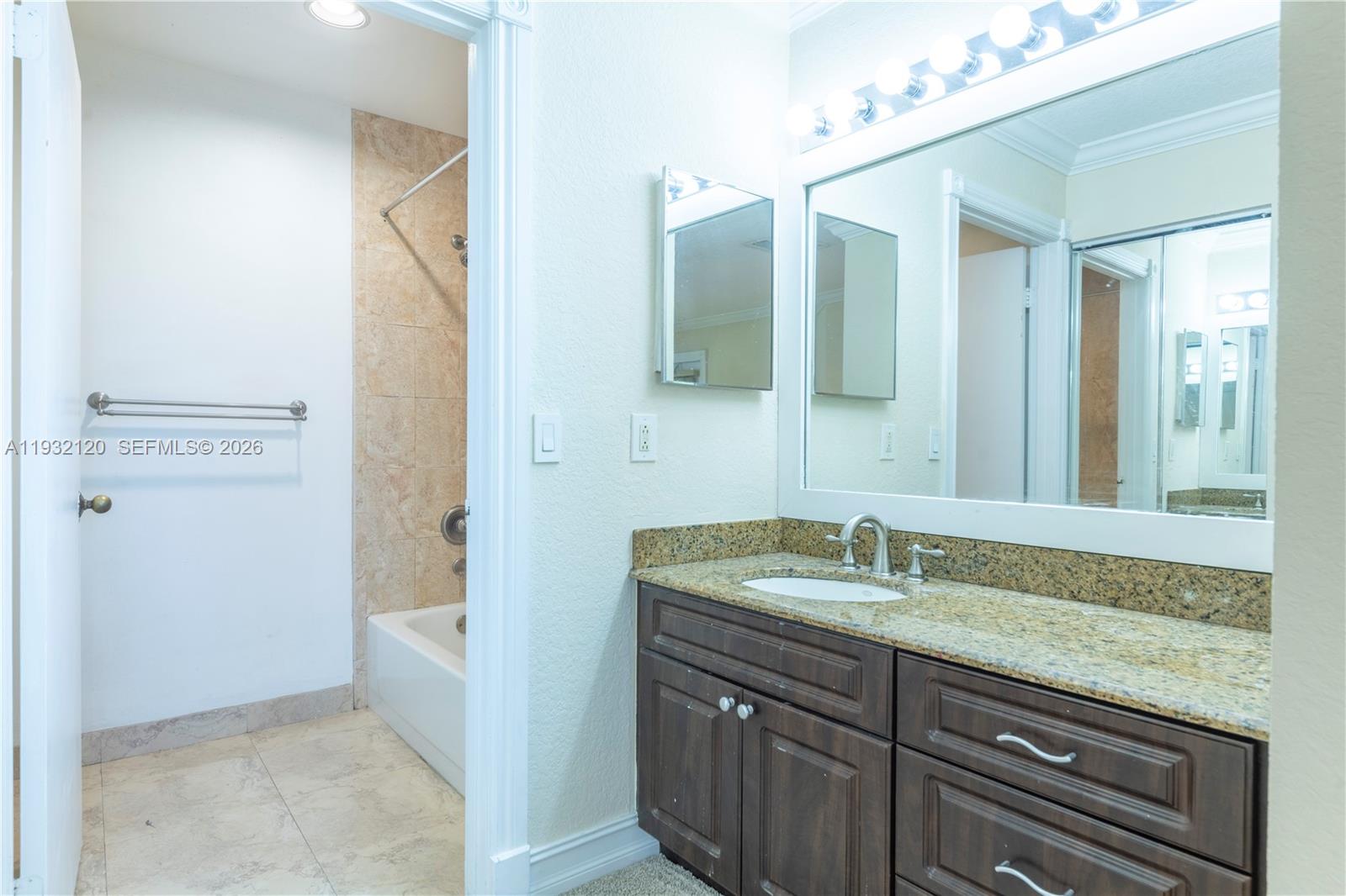 1155 Coral Club Dr # 1155