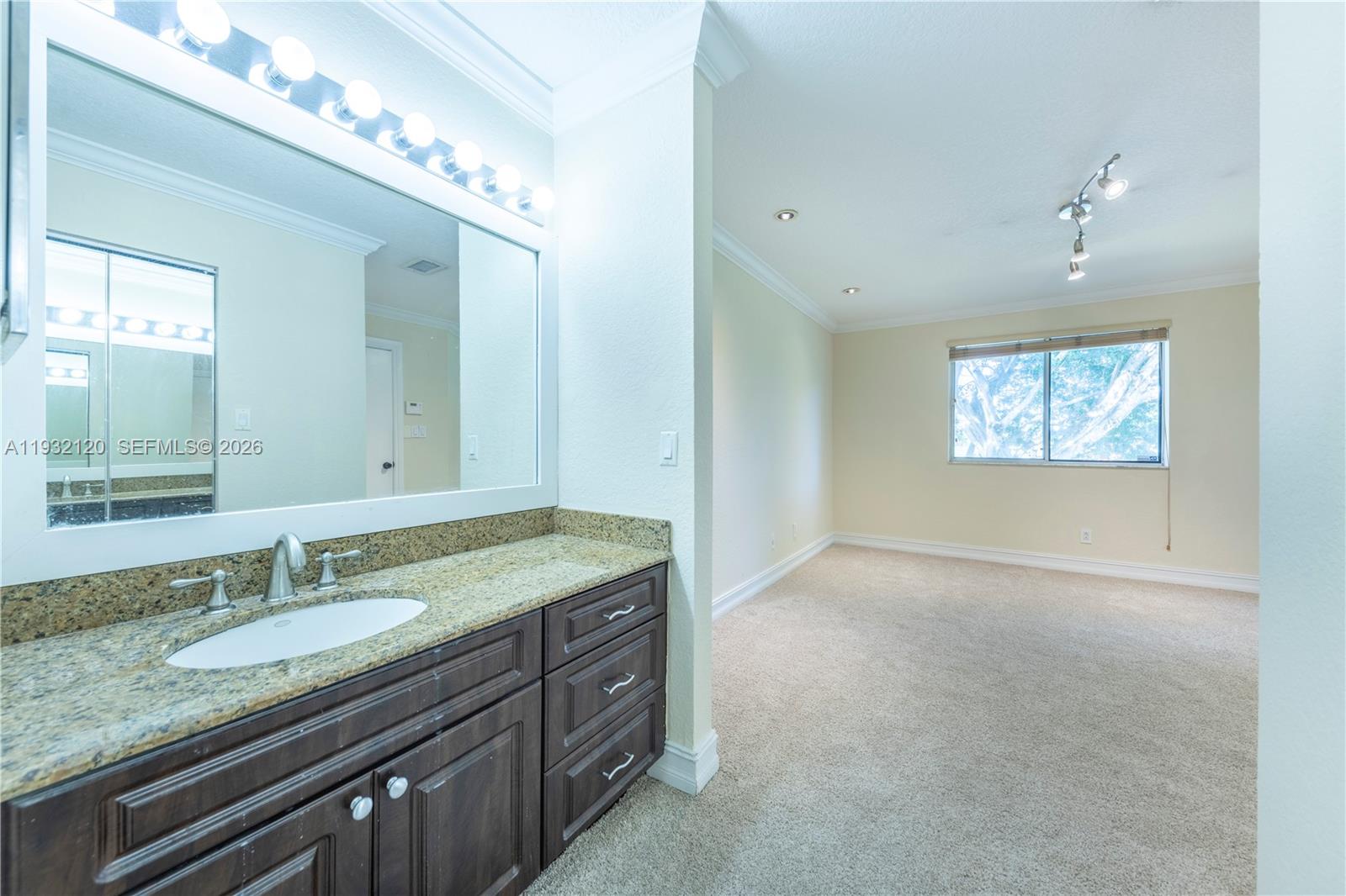 1155 Coral Club Dr # 1155