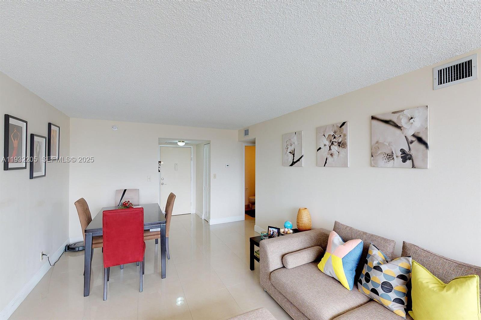 1000 Parkview Dr # 301