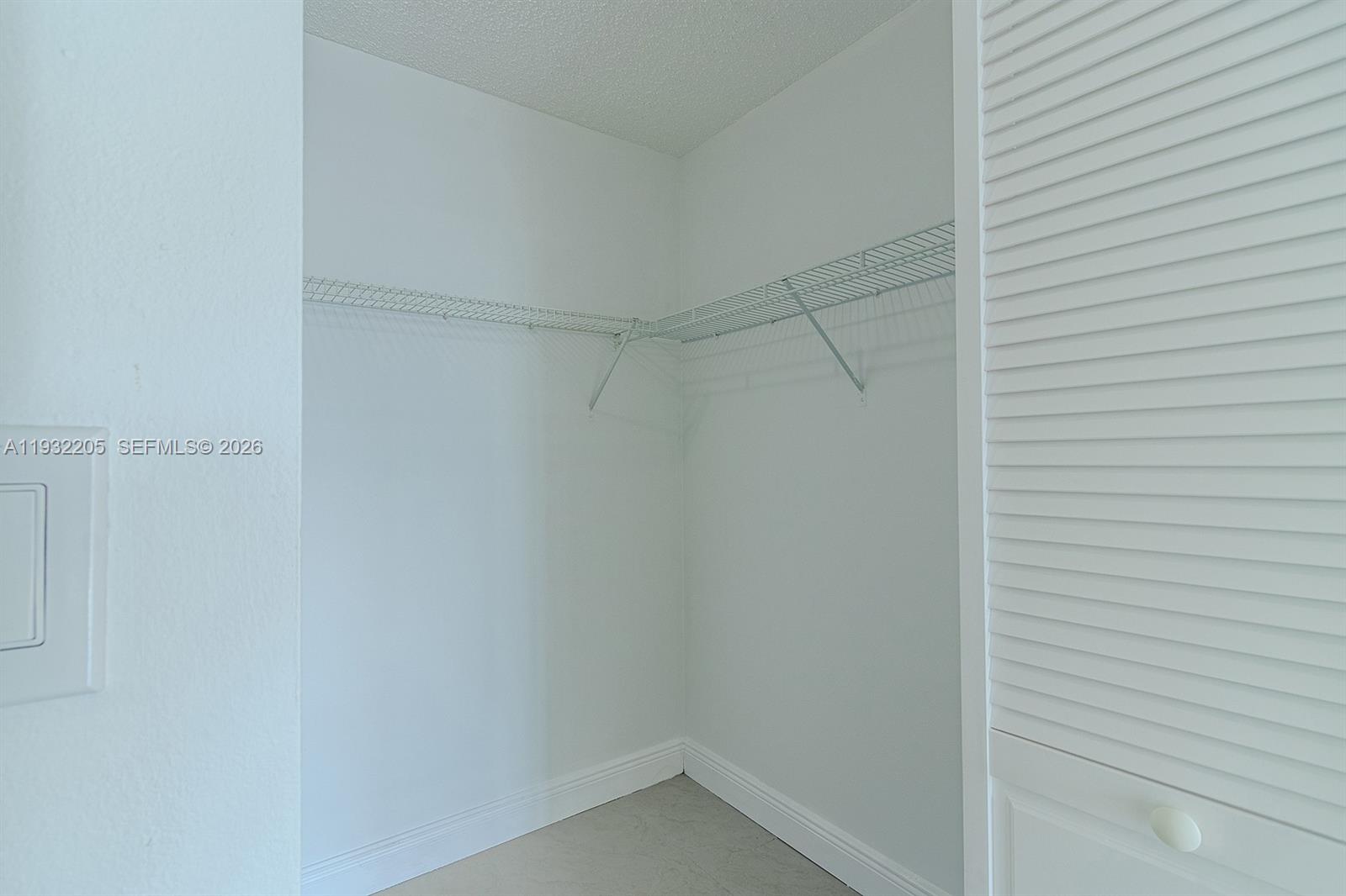 1000 Parkview Dr # 301