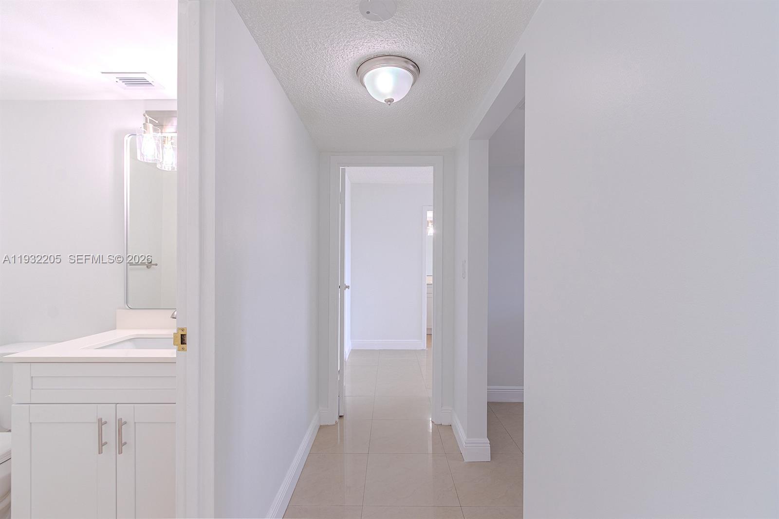 1000 Parkview Dr # 301